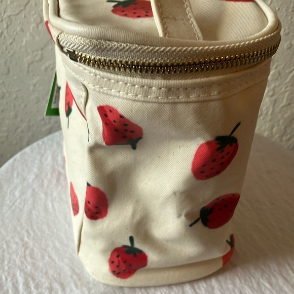 Kate Spade: Strawberry Print Cream Lunch Tote/Bag - Picture 16 of 16